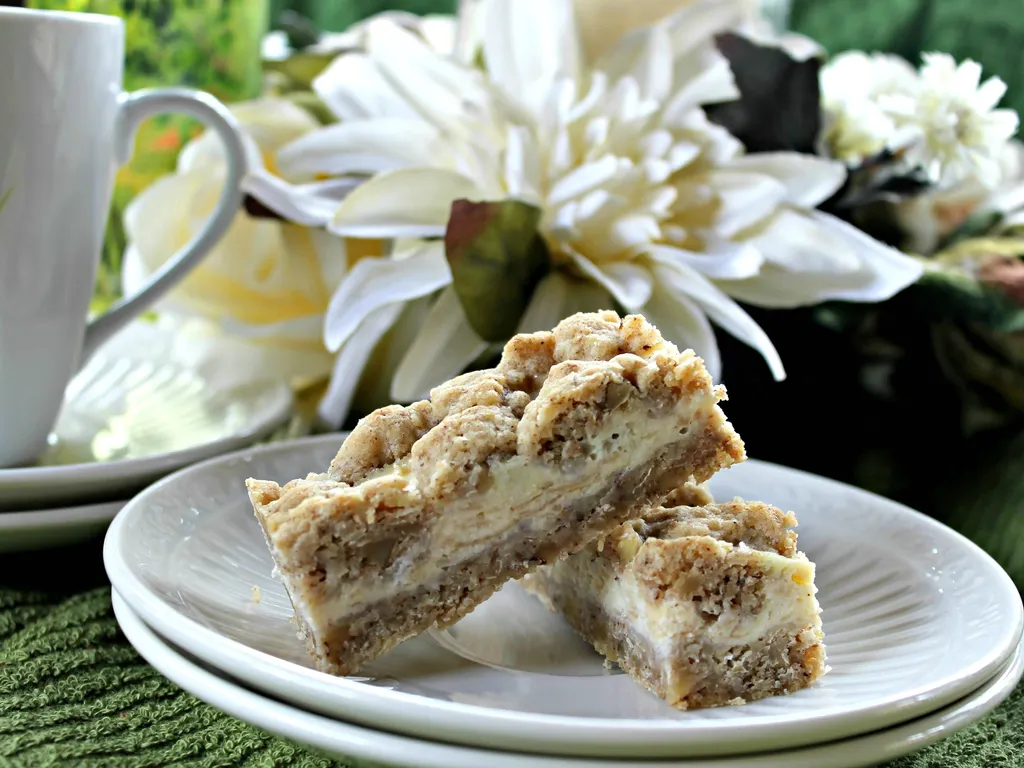 Apple Bars with sour cream...