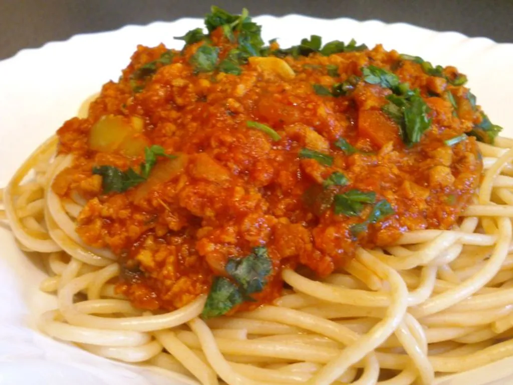 Veganski špageti bolonjez