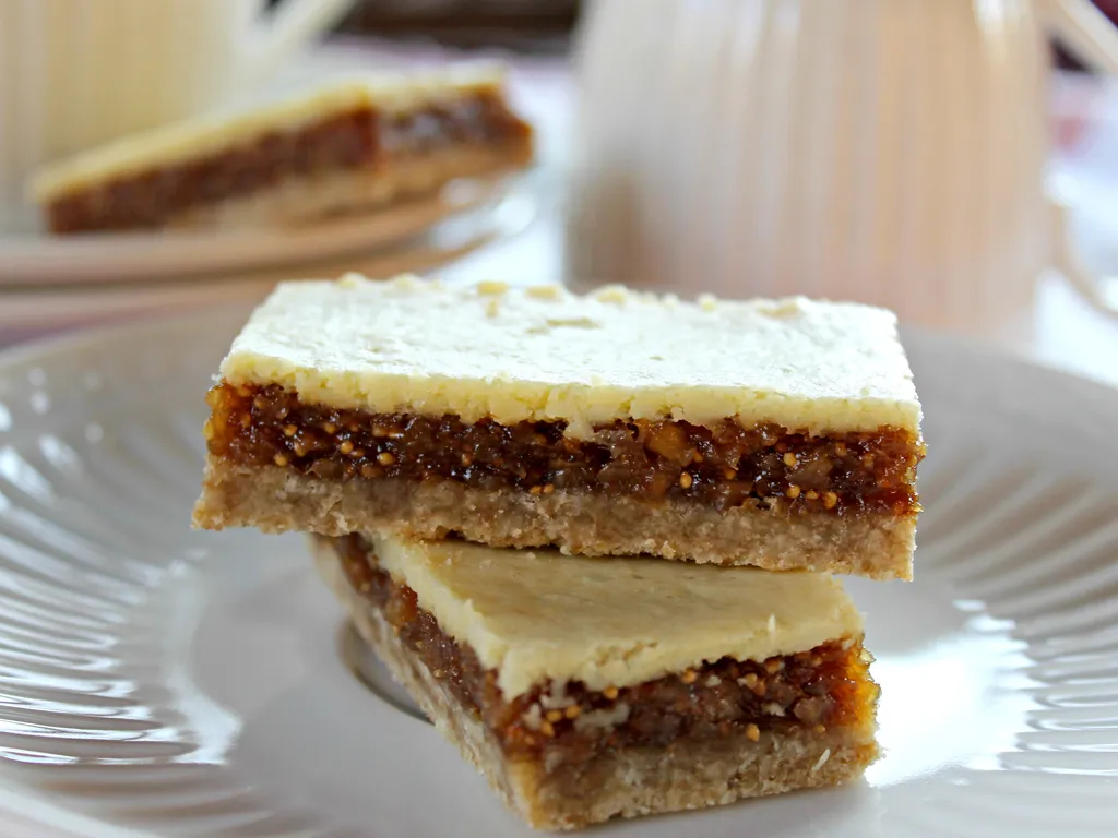 Fig and cream cheese bars...