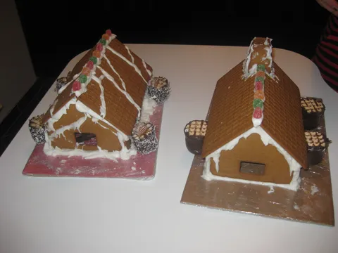 Royal icing /gingerbread house