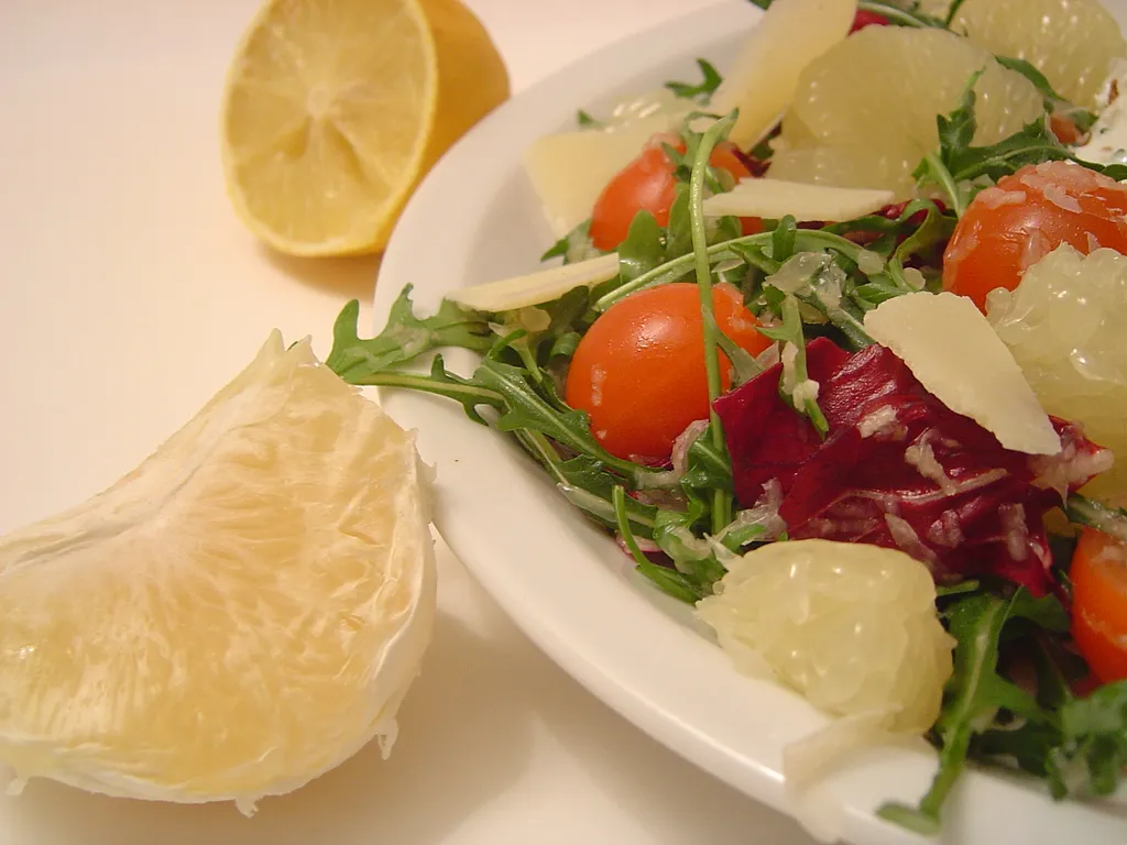 Šarena salata s grejpom