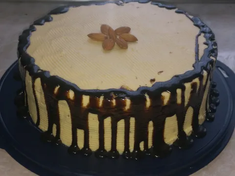 Torta sa usecerenim bademima by unikatica