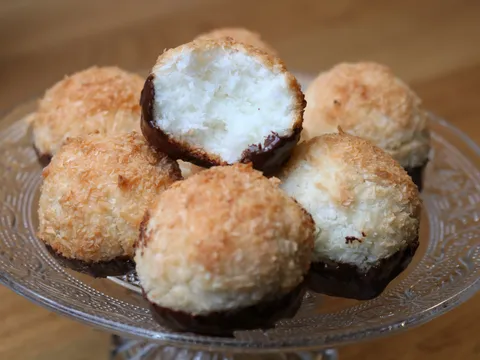 Božanstveni kokos kolačići - samo 4 sastojka - hrskavi izvana, mekani iznutra ( macaroon )