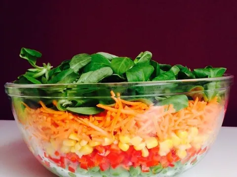 Slojevima salata