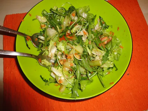 Mix salata sa sampinjonima