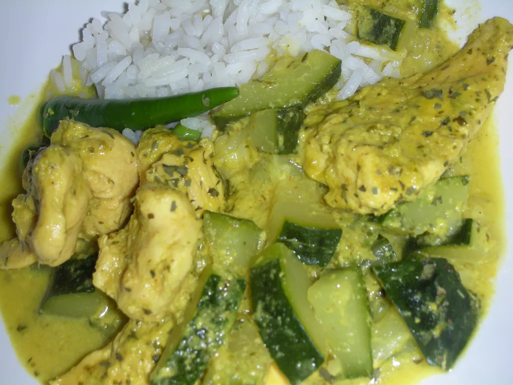 Pileci green curry