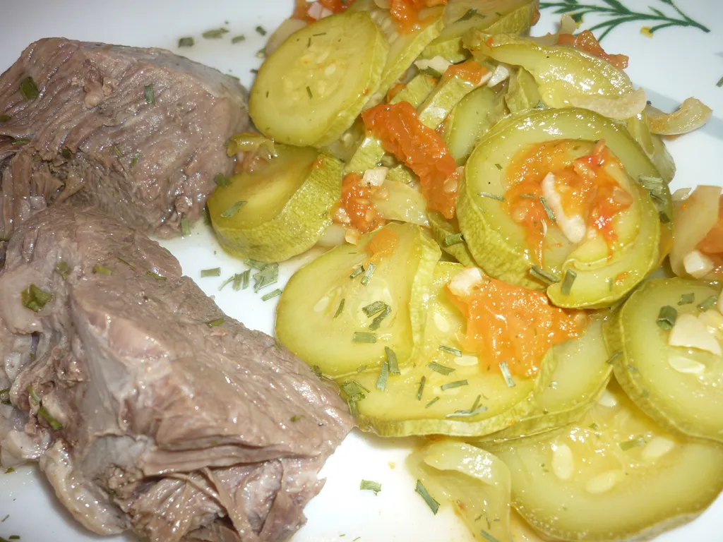 Kuhano meso i povrće