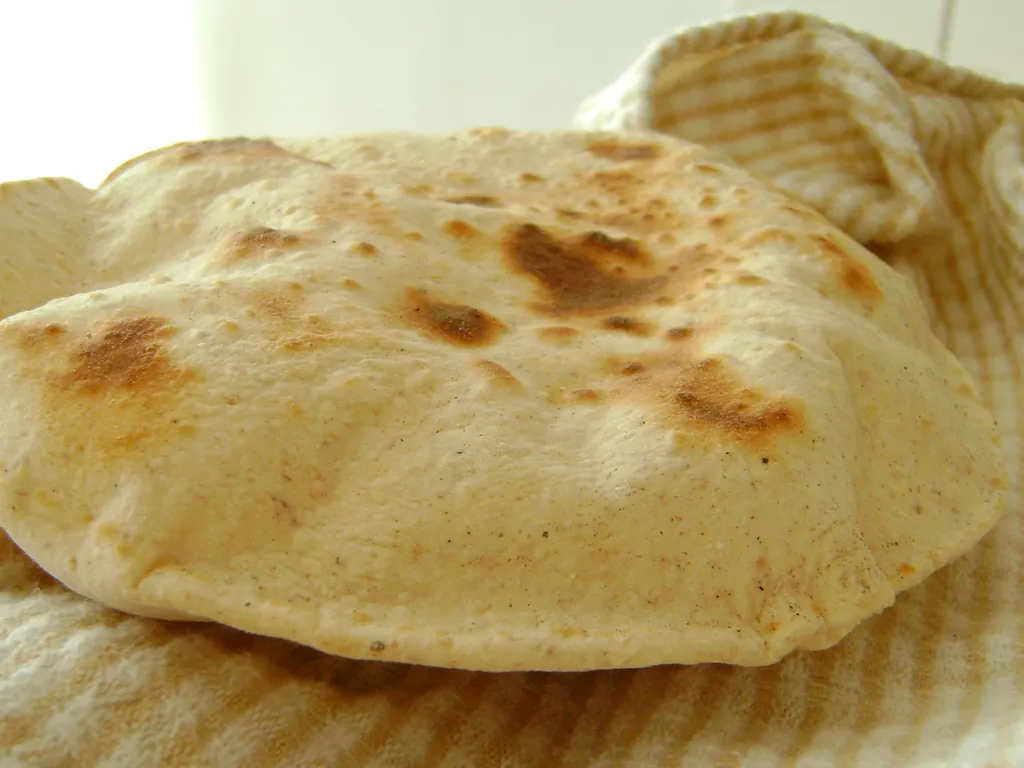 Roti (jednostavan indijski tanki kruh)