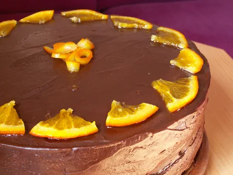 Čokoladna torta s narančom