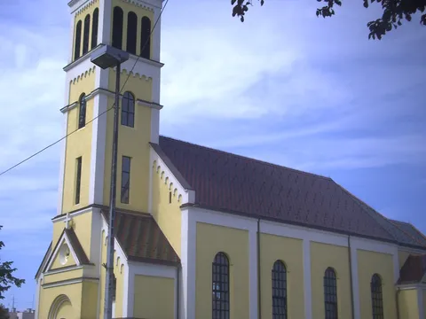 Obnovljena crkva u Bosanskom Brodu