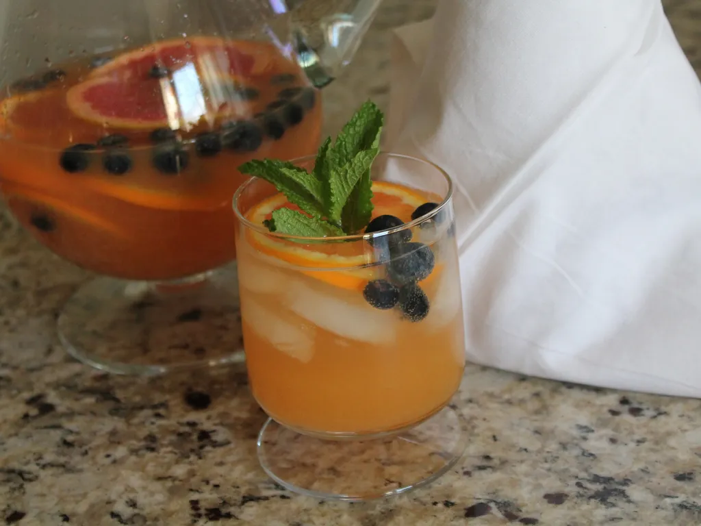 Novogodisnji cocktail sa citrusima i pjenuscem