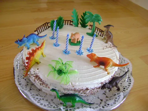 dinosaur torta