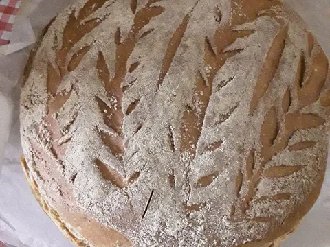 Kruh s integralnim pirovim brašnom