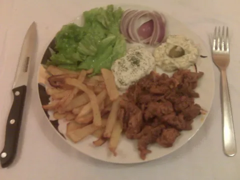 Tradicionalno grčko jelo γυρος-giros