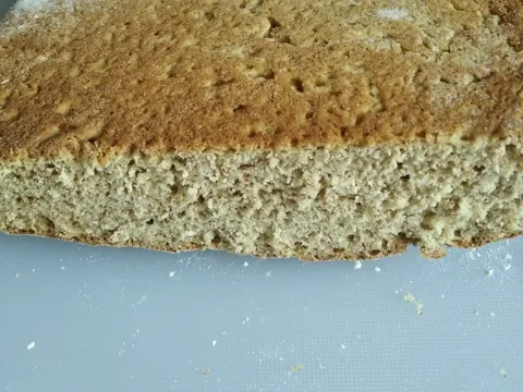 Kruh s pirovim brašnom i sodom bikarbonom