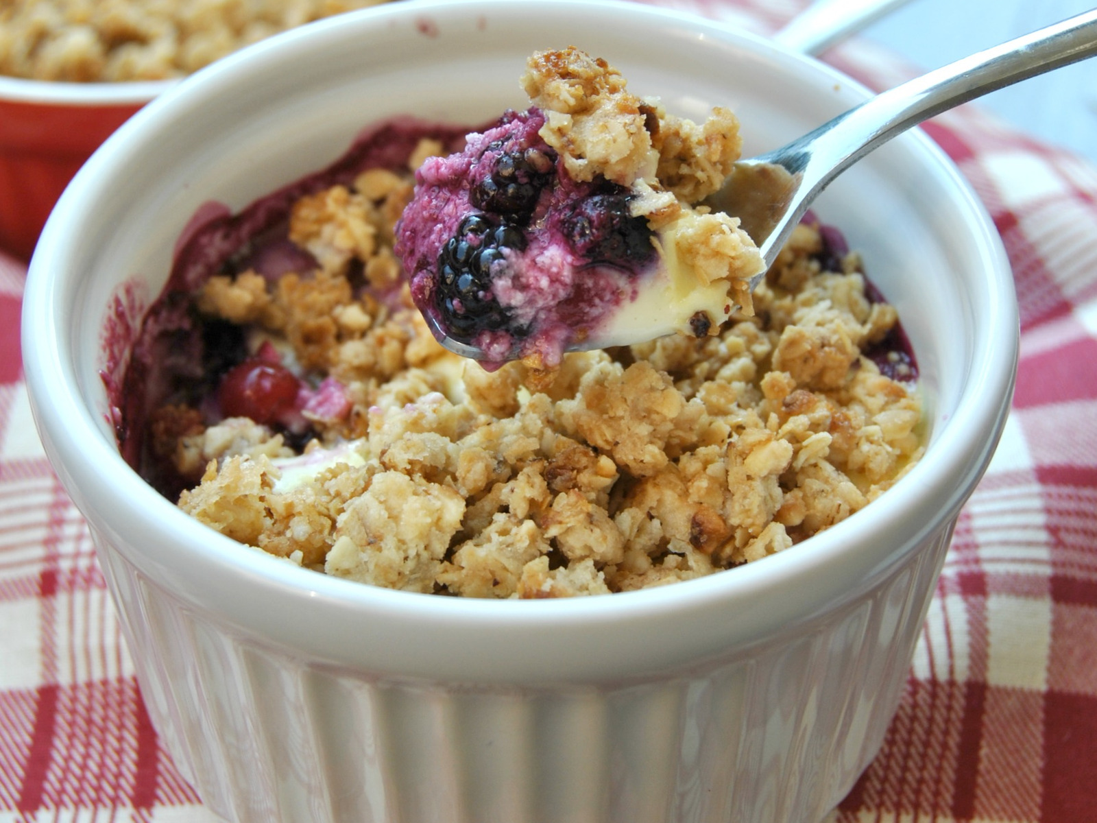 Cheesecake Crumble Sa šumskim Voćem - Coolinarika