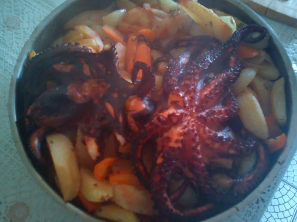 Hobotnica ispod peke