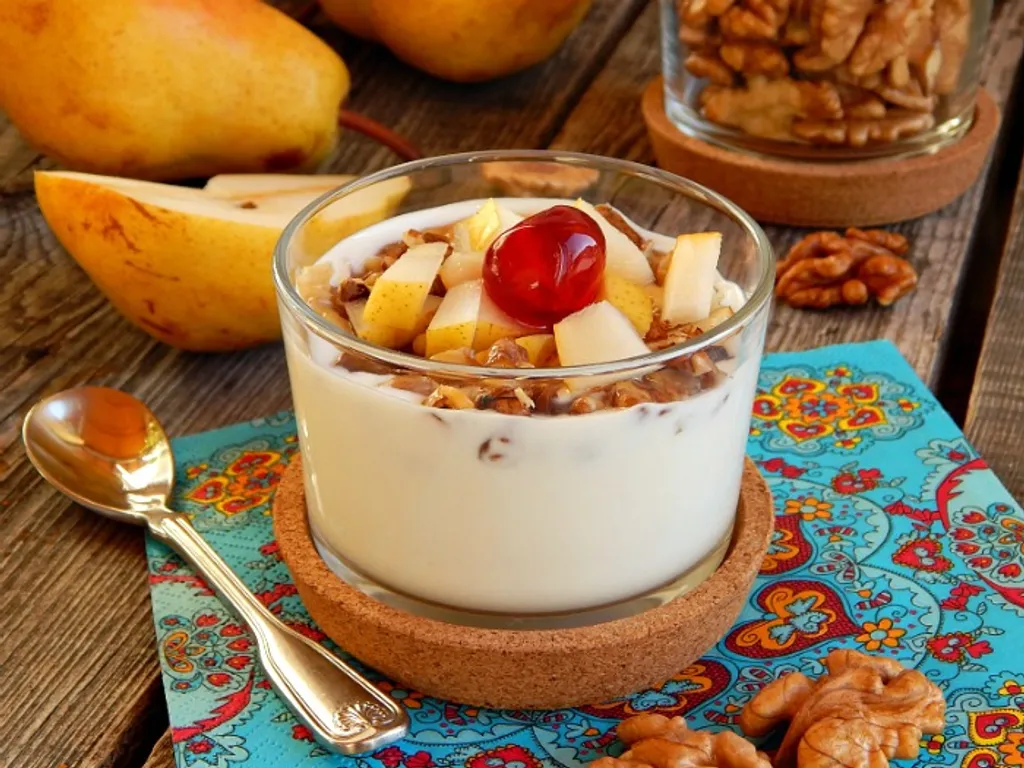 Grčki jogurt sa medom i orasima