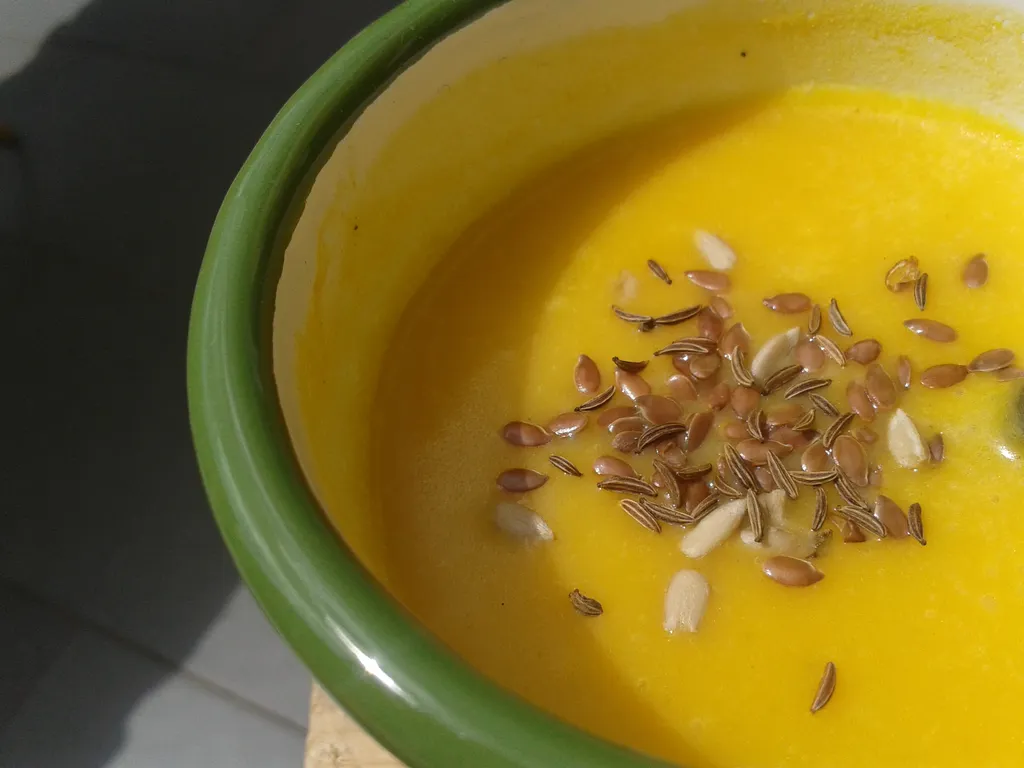 Krem juha od mrkve i češnjaka