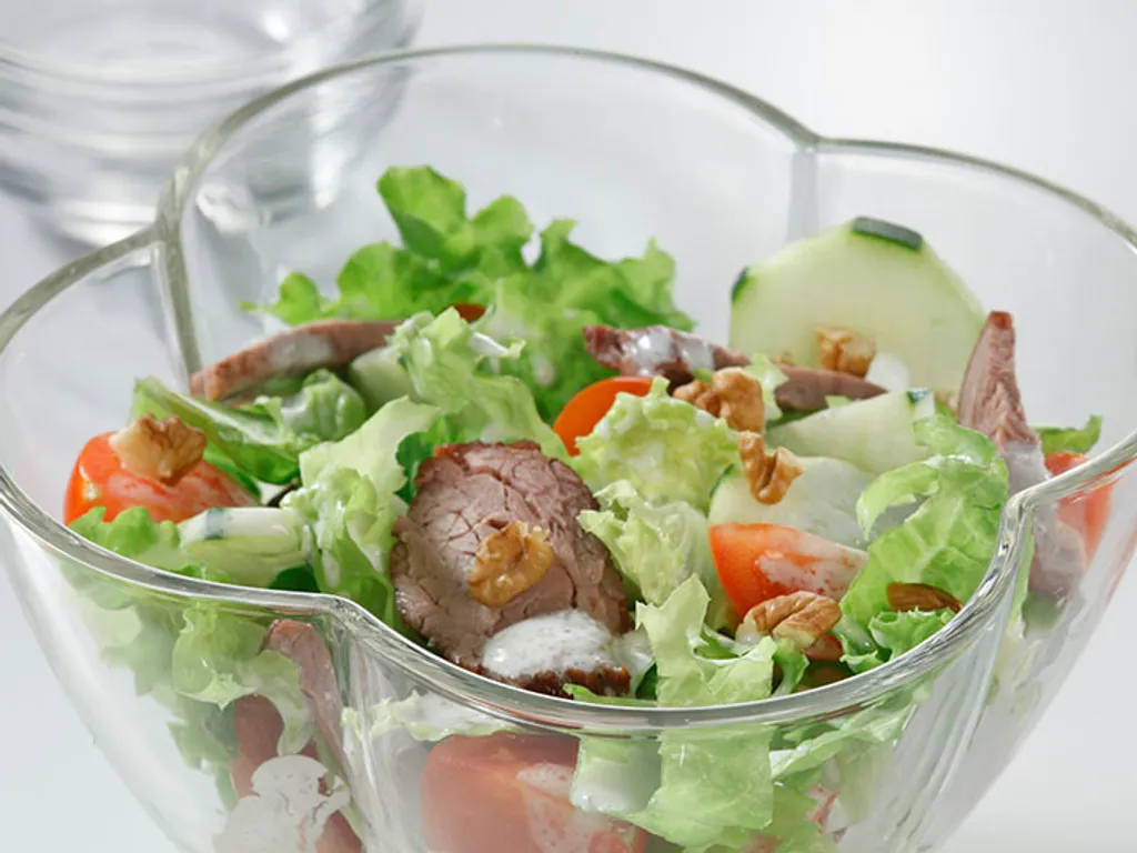 Zelena salata s junećim mesom