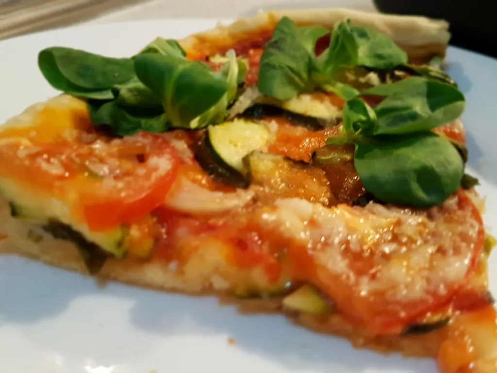 Veganska pizza i domaće tijesto za pizzu