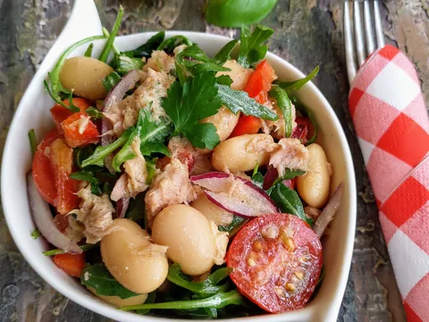 Tuna and bean lunchbox salad