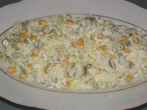Yoğurtlu Lahana Salatası