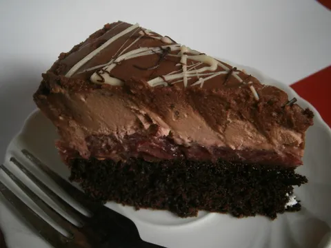 Čokoladna torta s višnjama