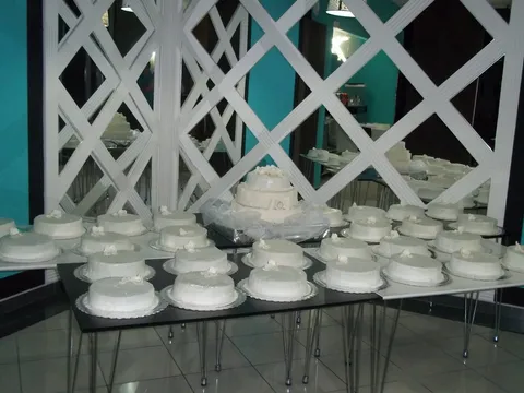 Svadbena torta +27 manje torte za svadbu