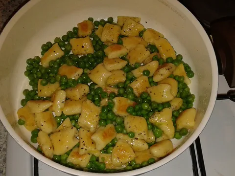 Njoki sa graškom i parmezanom ( Homemade Gnocchi with Peas and Parmesan) Gordon Ramsay