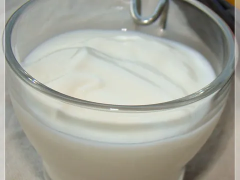 čašica domaćeg jogurta
