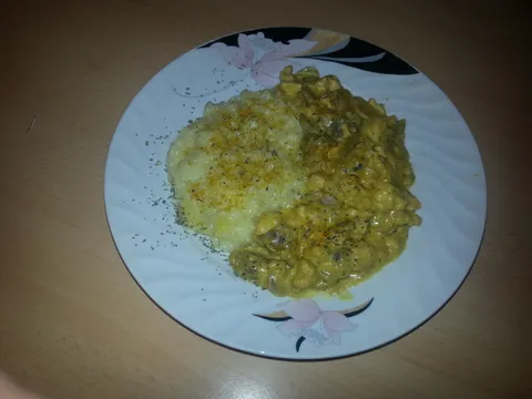 Piletina u curry sosu