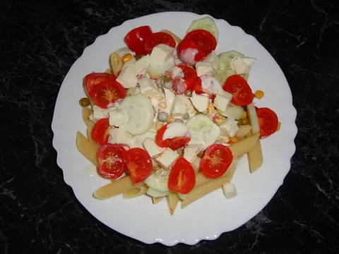 Hladna salata od tjestenine i povrća