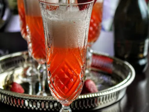 Strawberry Elderflower Champagne Spritzers