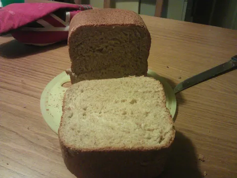 Poluintegralni kruh za pekač