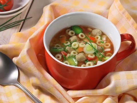 Domaća mesna juha s rajčicom