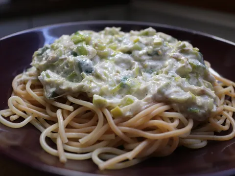Špageti u umaku od poriluka - obrok gotov za 15 minuta