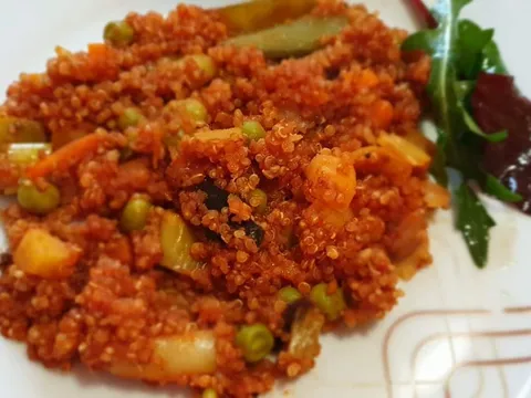 Kvinoja s mješanim povrćem
