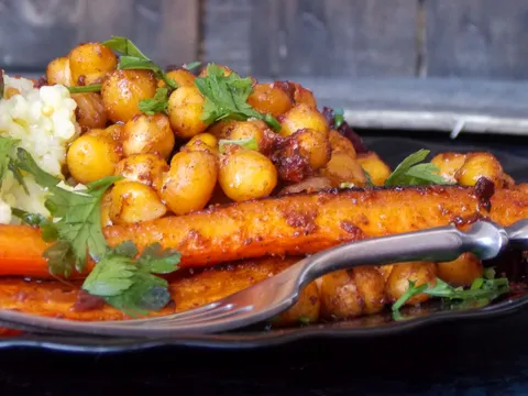 Karamelizovano povrće sa nautom i pilavom od prosa