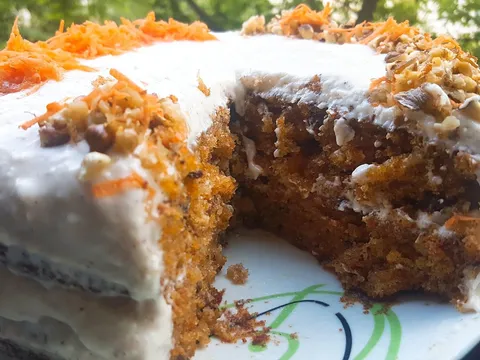 Ivanin carrot cake