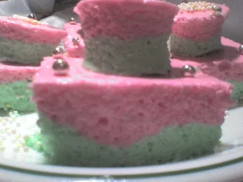 Šareni spužvasti kolačići