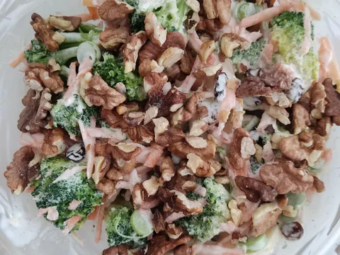 Brokoli salata