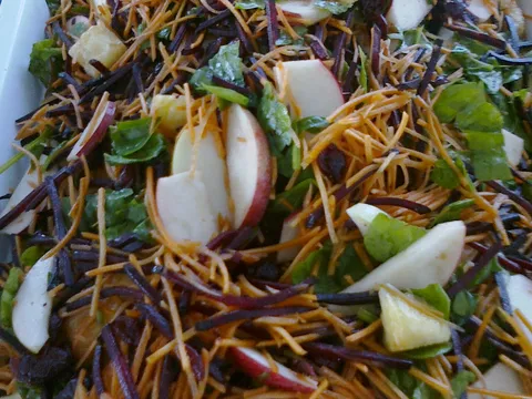 Salata od cikle, mrkve i spinata