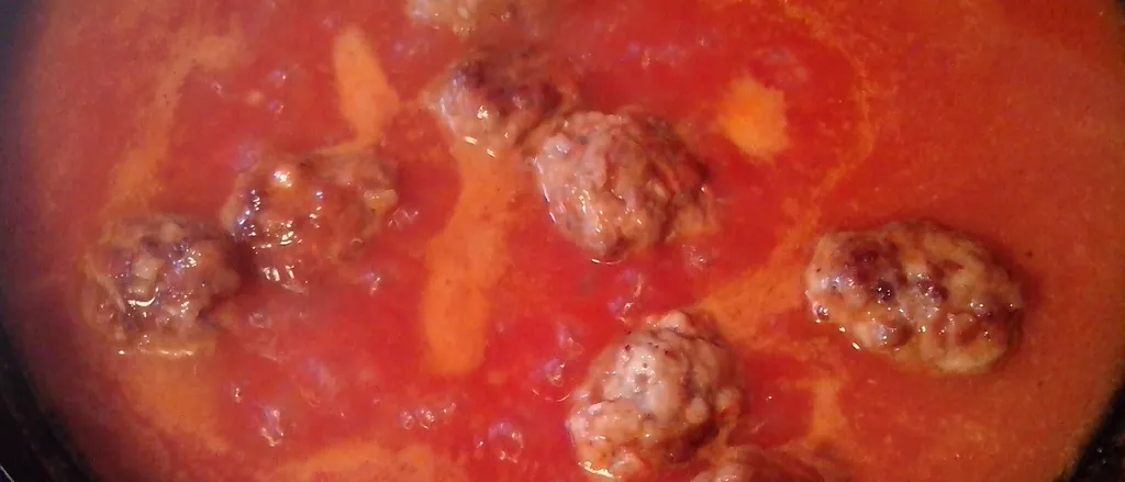Cufte u paradajz sosu