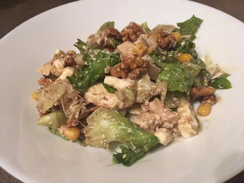 Hladna salata od piletine i oraha