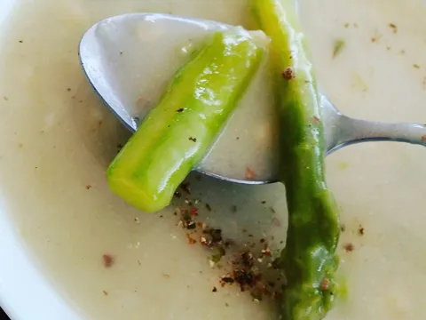 Corba (krem supa) sa zelenom sparglom