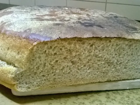 Kruh od bijelog i integralnog brašna