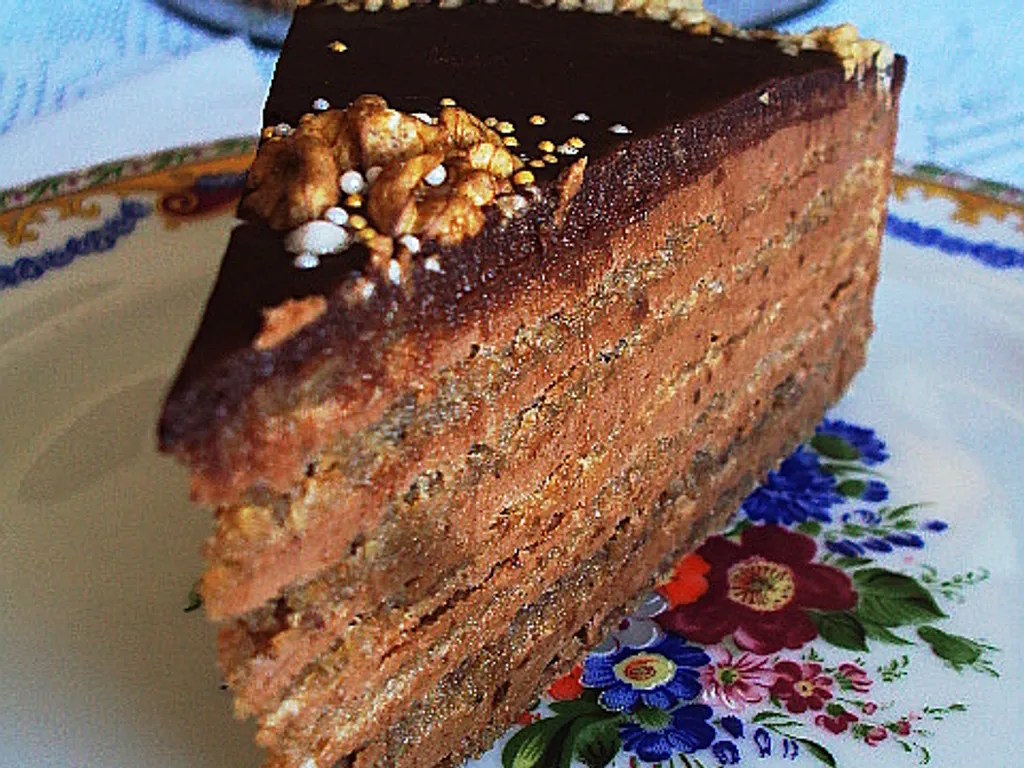 Svečana torta sa orasima i čokoladom