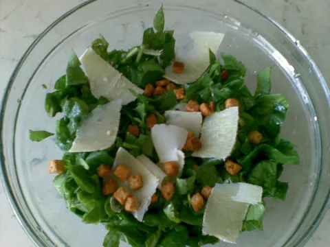 Laka i zdrava salata od špinata i rikole