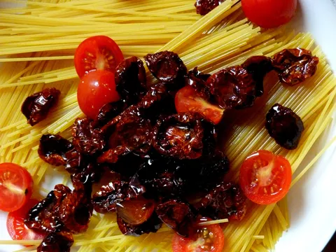Spaghetti crudi - "sirovi" špageti sa rajčicama by Zoilo